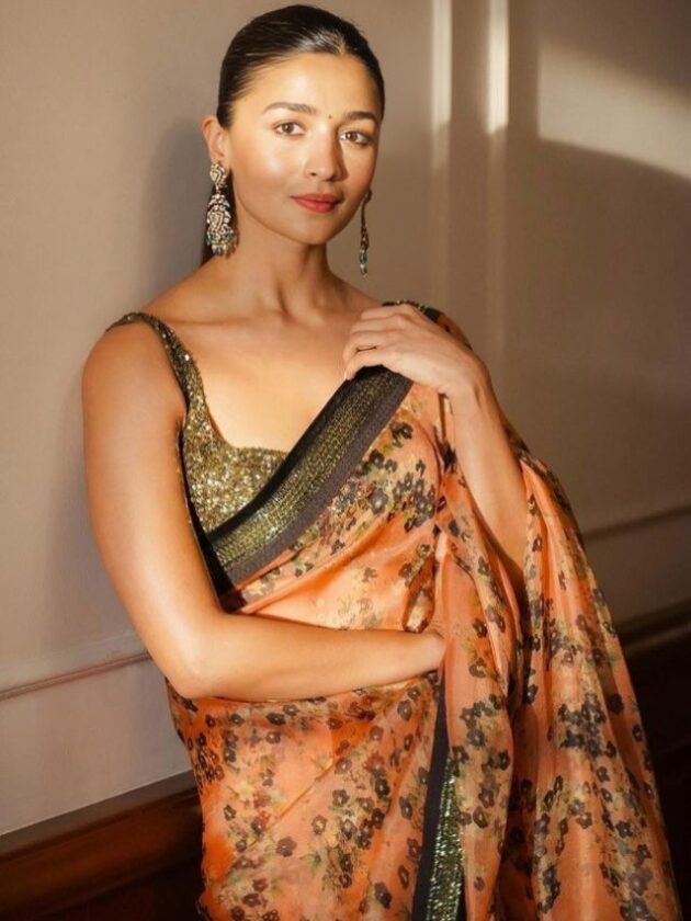 Alia Bhatt in Saree Floral Print