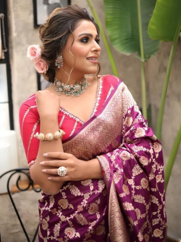 Banarasi Saree Look with Messy Floral Bun