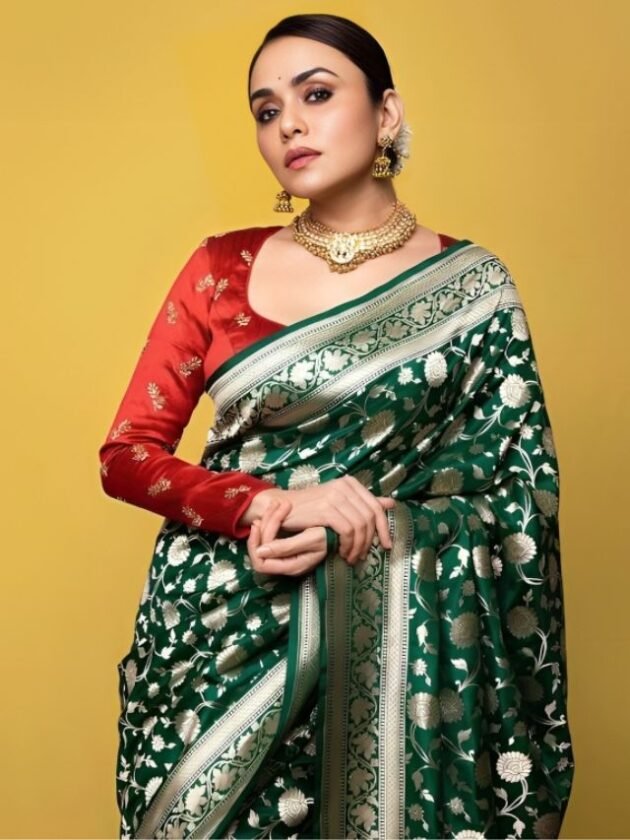 Wear A Contrast Blouse with Banarasi Saree