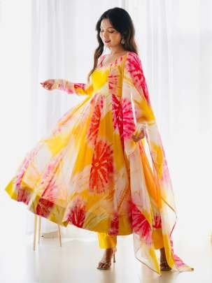Beautiful Floral Printed Pure Organza Kurti Set