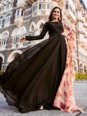 Black Beautiful Flared Floor touch Gown with Organza Dupatta 