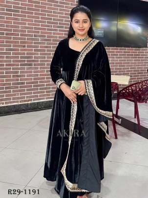 Black Party Wear Plain Velvet Suits With Dupatta