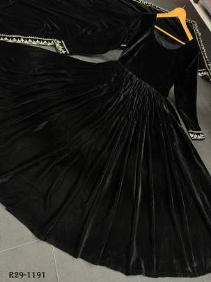 Black Party Wear Plain Velvet Suits With Dupatta