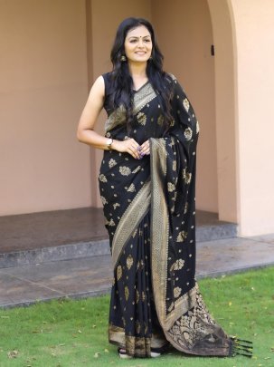 Designer Saree with Elegant Pallu With Rich Detailing