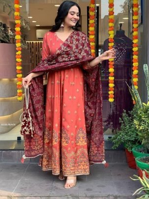 Elegant Peach Anarkali Set With Maroon Dupatta