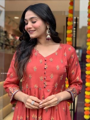 Elegant Peach Anarkali Set With Maroon Dupatta