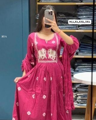Elegant Pink Kurti Set With Bandhej