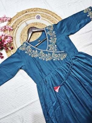 Embroidered Ocean Blue Parampara Kurti Pant Set With Dupatta
