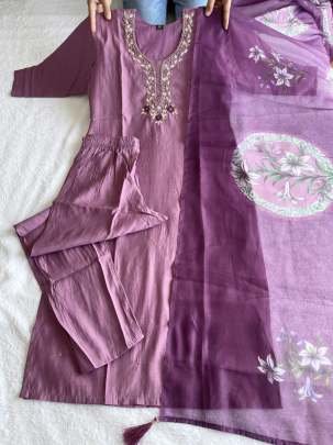 Hand Work Onion Pink Kurti Pant Dupatta Set