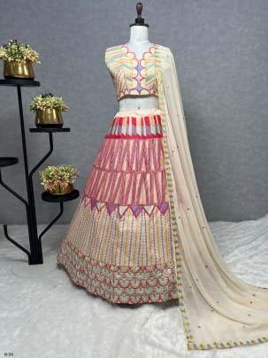 Launching Heavy Thread Work Lahengha Choli With Dupatta