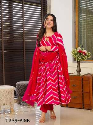 Luxurious Style Pink Muslin Leheriya Suit 