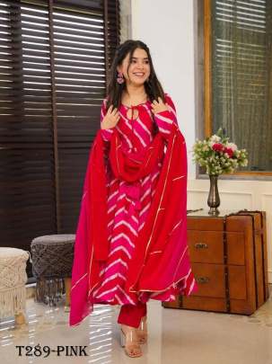 Luxurious Style Pink Muslin Leheriya Suit