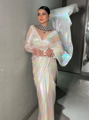 New Designer Shiny Saree With Blouse