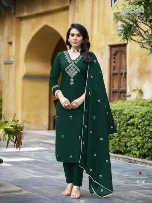 Present Hiya Heavy Dabu Cotton Kurtis Set With Thread Work By Karissa Brand