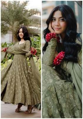 Readymade Party Look Sequince And Embroidery Work Georgette Gown