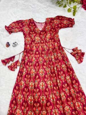 Red Flower Printed Soft Muslin V Neck Western Kurti With Puff Sleeve