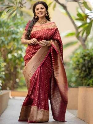 Super classy Maroon Soft  Lichi Silk Saree With Adoring Blouse Piece