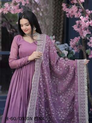 Tebi Silk Onion Pink Kurta and Pant with Dupatta