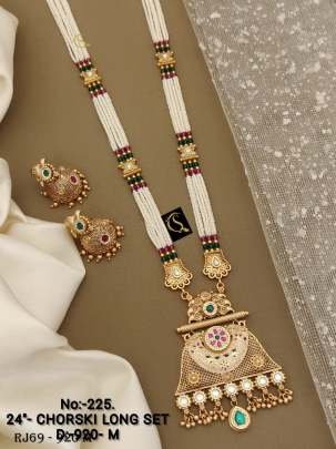 Trendy Bentex Kundan Maroon Necklaces         